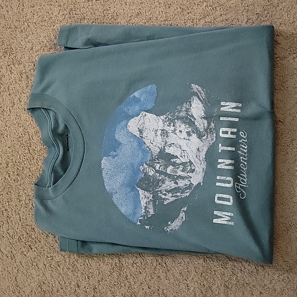BUNDLE OF Men's Graphic Tees-Never Worn